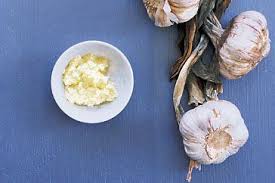 . | meaning, pronunciation, translations and examples. How To Crush Garlic