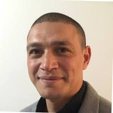 Cher réseau, J ai la fierté de partager avec vous ma promotion au grade d  adjudant au sein de la Brigade de Sapeur Pompier de Paris. Symbole d  investissement, d engagement quotidien