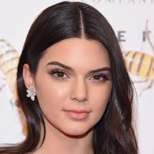 Last week, kendall joined friend hailey bieber to get into the holiday spirit by listening to christmas music and cooking a meal together. Kendall Jenner Age Siblings Instagram Biography