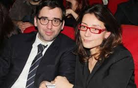 Είναι απόφοιτη της δραματικής σχολής του βασίλη διαμαντόπουλου. Giati Tremei Gia Ton Syzygo Ths H Eydokia Roymeliwth H Apopsh