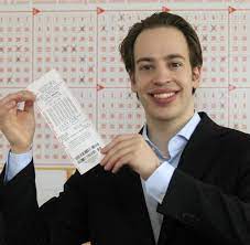 In deutschland ist ein lottogewinn steuerfrei die wenigsten lottogewinner bewahren ihren gewinn bar zu hause auf, um der steuer zu entgehen. Sechs Richtige Lottogewinner Drohte Leer Auszugehen Wie Sein Opa Welt