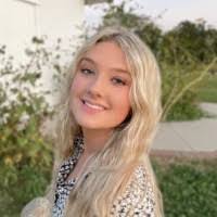 Jenna Baumbusch's Instagram, Twitter & Facebook