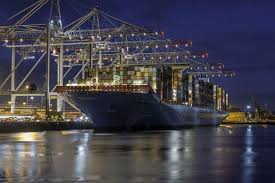 Ship Photos Of The Day Triple E Makes Maiden Call At Southampton Gcaptain Maersk Line Southampton Container Terminal
