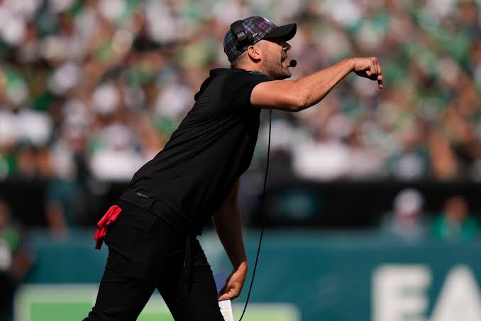Nick Sirianni apologizes for behavior toward fans at the Linc - WHYY