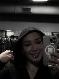 Con sonrisa por qué hoy también se entrenó 😛 @cazzu Gracias por esta  joyita 🎵 #gym #workout #cazzu #fyp