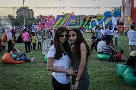 بعد تكذيبها بسبب كشفها عن عمرها الحقيقي عبر فيديو لها تمّ تداوله عبر تيك توك أبدت أميرة محمد انزعاجها من هذا الأمر، مستغربة كم الهجوم الذي تلقته كونها كشفت عن عمرها، وقالت أنها لم تعتاد أن يكتب لها الجمهور كلامًا. Ù‡Ù† Ø¨Ø§Ù„ØµÙˆØ± Ø¥ÙŠÙ…Ø§Ù† Ø§Ù„Ø­ØµØ±ÙŠ ØªØµØ·Ø­Ø¨ Ø§Ø¨Ù†ØªÙ‡Ø§ ÙÙŠ Ø¥ÙØ·Ø§Ø± Ø£ÙŠØªØ§Ù… Ø¨Ø§Ù„Ù…Ø¹Ø§Ø¯ÙŠ