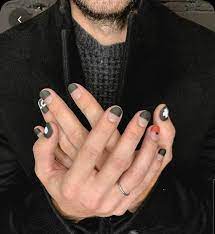 Recuerdo que cuando era adolescente, a mis padre nos le hacía mucha gracia verme con. Pin De Damian Casas En Nails Manicura De Unas Unas De Maquillaje Disenos De Unas Mate