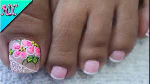 El arte de pedicura es una parte integral de la imagen de una chica moderna. Disenos De Unas Para Pies Con Flores Faciles Decorados De Unas