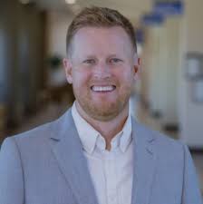 I'm happy to share that I started a new position as Senior UX Designer at  Whistic!