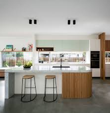 Regina de miguel's film, catábasis, plays in the background. 75 Beautiful Mid Century Modern Kitchen With Window Backsplash Pictures Ideas March 2021 Houzz