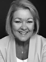 Suzanne Saylor's Instagram, Twitter & Facebook