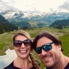 Looking for a campsite so we can jump a train into London to explore, any  recomendations please? Outside ulez, we are old and heavy! thanks all