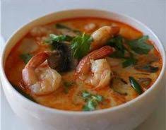 In this tom yum recipe, i'll be showing you how to make both versions, depending on goong (กุ้ง), or shrimp is one of the most popular things to make this soup with, but you can also choose to make tom yum with a mix of seafood like squid, or with chicken, or i like your 2 versions of tom yam goong. Seafood Tomyam