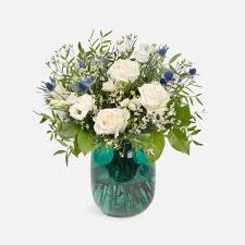 Riempi la tua casa e quella dei tuoi cari con la magia che solo un mazzo di fiori freschi riesce a trasmettere. Fiori Bianchi Fiori Bellissimi Con Consegna A Domicilio Colvin