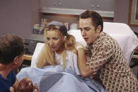 Phoebe is my least favourite character in friends. Did You Ever Notice This Weird Thing About Phoebe S Brother On Friends Glamour