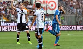 Assista agora a partida entre parma x juventus ao vivo pelo campeonato italiano a partir das 16h45 (de brasília) com transmissão exclusiva do canal só aqui no futemax você não vai perder nenhum lance da partida entre parma e juventus grátis sem travamentos. Pagelle Parma Juventus 0 1 Chiellini Subito In Gol Rete Negata A Cr7 Voti Fantacalcio Fantamagazine