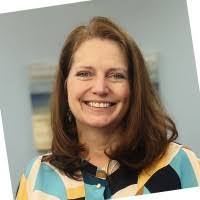 Julie Hendry's Instagram, Twitter & Facebook