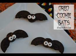 Halloween is one of my favorite holidays because i love all the fun treats i get to make! Oreo Halloween Bat Cookies Easy Halloween Treat Ideas Youtube