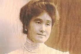 Star Trek Into Darkness' movie review: Cumberbatch plays villain in sci-fi  sequel