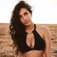 Dutch / iranian date of birth: Anna Nooshin Fhm500