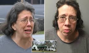 Woman 'hid her decomposing mom's body covering her with 54 blankets and 66  air fresheners'