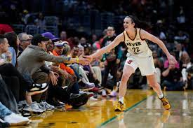 Caitlin Clark and Indiana Fever win 1st game of season, beat LA Sparks  78-73 in front of 19,103 – San Diego Union-Tribune