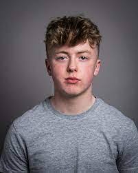 Shawn Riddell's Instagram, Twitter & Facebook