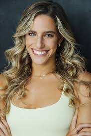 Heather Ogden's Instagram, Twitter & Facebook