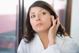 Removing a wax mark from face is one of those things most people who wax regularly have to come to deal with at least once in their lives. Diy Don Ts Why At Home Mole Removal Is A Bad Idea The Skin Cancer Foundation