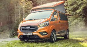 2020 Ford Transit Custom Nugget Mit Neuem Motor Und Integriertem Wlan Modem Autodasalleinefahrt Autodasfliegenkann Ford Transit Transit Custom Camper Van