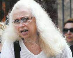 Raffaella carra — pasará 03:45. Raffaella Carra Irriconoscibile Spunta Foto Senza Trucco E Casco Biondo