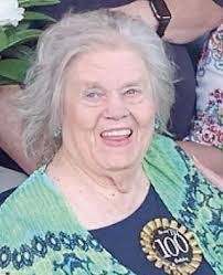 Barbara Hollowell's Instagram, Twitter & Facebook