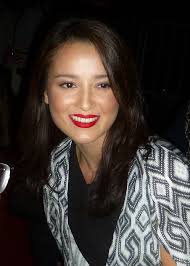 Julie Estelle - Wikipedia