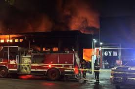 Movilización mañanera en CDMX: Fuerte incendio hoy en Xochimilco