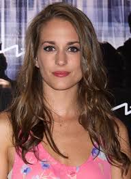 Short, medium & long hairstyles for round faces with bangs and without. Hairstyle For Long Face Indian Hair Style For Party