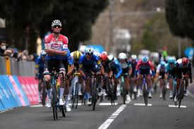 Les deux coureurs remportent les six titres mondiaux entre 2015 et 2020 à raison de trois chacun, néanmoins van der poel a l'ascendant dans cette discipline en cumulant. Mathieu Van Der Poel Grabs Victory From Wout Van Aert On Stage Three Of Tirreno Adriatico 2021 Cycling Weekly