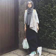 Soal rok dan kemeja kamu bisa atur dan padukan sendiri sesuai. Style Anak Kuliahan Dengan Jacket Levis Gaya Berpakaian Gaya Busana Gaya Hijab Kasual