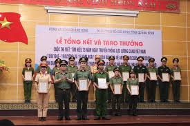 Tổ chức giãn cách mật độ mua sắm tại các chợ truyền thống, siêu thị, trung tâm thương mại, chợ đêm, chợ đầu mối,… theo hướng dẫn mua từng nhóm, đảm bảo khoảng cách tối. Lá»… Tá»•ng Káº¿t Trao ThÆ°á»Ÿng Cuá»™c Thi Viáº¿t Tim Hiá»ƒu 75 NÄƒm Ngay Truyá»n Thá»'ng Lá»±c LÆ°á»£ng Cand Viá»‡t Nam