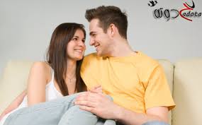 تفسير حلم جلوس شخص على حجري في المنام موقع حدوتة