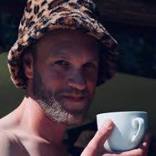 Stream Max Blume music