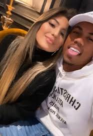 Samuel kalu collapsed in the sixth minute of girondins de bordeaux's ligue 1 match at olympique de marseille on sunday, and was substituted after briefly returning to the pitch. Gabriel Magalhaes Of Arsenal Celebrates His Girlfriend Gabrielle Figueiredo Futballnews Com