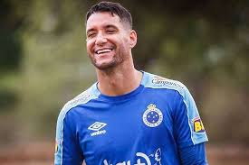Thiago neves não é mais atleta do grêmio desde o início de setembro, mas a sua contratação — e, principalmente, a maneira como foi costurado o seu contrato, em janeiro. Thiago Neves Diz Que Nao Negocia Volta Ao Cruzeiro Torcedores Celestes Fazem Piada Com Declaracao Superesportes