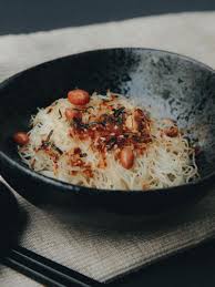 Fried vermicelli is the solution. Resep Bihun Goreng Bumbu Iris Sederhana Enak Banget Lifestyle Fimela Com