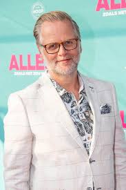 De verdachte is een vlaamse acteur van middelbare leeftijd. Acteur Patrick Stoof Wil Vaarwel Voor Ex Miljonair Telfort Reclame Show Bd Nl