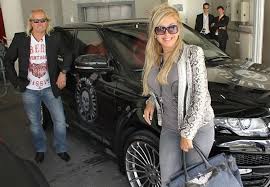 Harga mazda cx 5 bekas jakarta halusky s kyslou kapustou halloween 2018 online cz gta casino keypad location gta 5 casino heist keypad hack harga mobil bekas honda cr v 2001 manual harga honda hr v 2018 surabaya harga isuzu d max bekas surabaya harga aston martin dbs superleggera indonesia hajná. Die Geissens Besuchen Koln Kolner Stadt Anzeiger