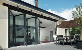 Les Portes Pliantes Design En 44 Photos Porte Pliante Porte Accordeon Idees Veranda