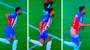 Check spelling or type a new query. Alexis Vega Jugador De Chivas De Guadalajara Mostro El Trasero Tras Anotar Gol A Atlas Por Liga Mx Video Deportes Trome