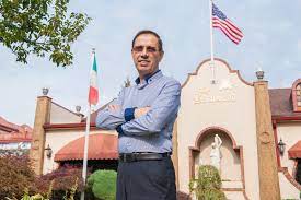 Carlos wizard martins (born 1956) is a brazilian entrepreneur and founder of grupo multi, a company that offers franchises for english courses. Carlos Wizard Martins Creating Emerging Markets Harvard Business School