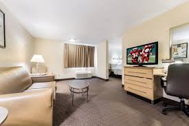 Every room in the hotel offers guests comfortable accommodations that are necessary for a comfortable, convenient stay in seattle. Red Roof Inn Seattle Airport Seatac 63 Photos 164 Reviews Hotels 16838 International Blvd Seattle Wa Phone Number