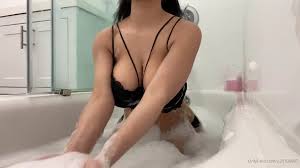 Destino Fomo Patreon Desnudo Burbujas Negro Vídeo Filtrado - Porno Rancho